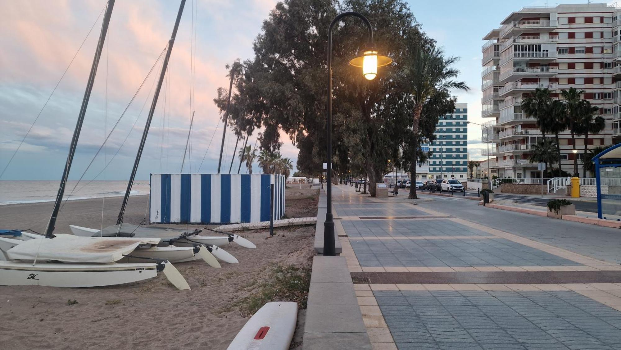 Apartamento Incredible Seafront With Sunrise And Sunset Views Benicàssim Exterior foto